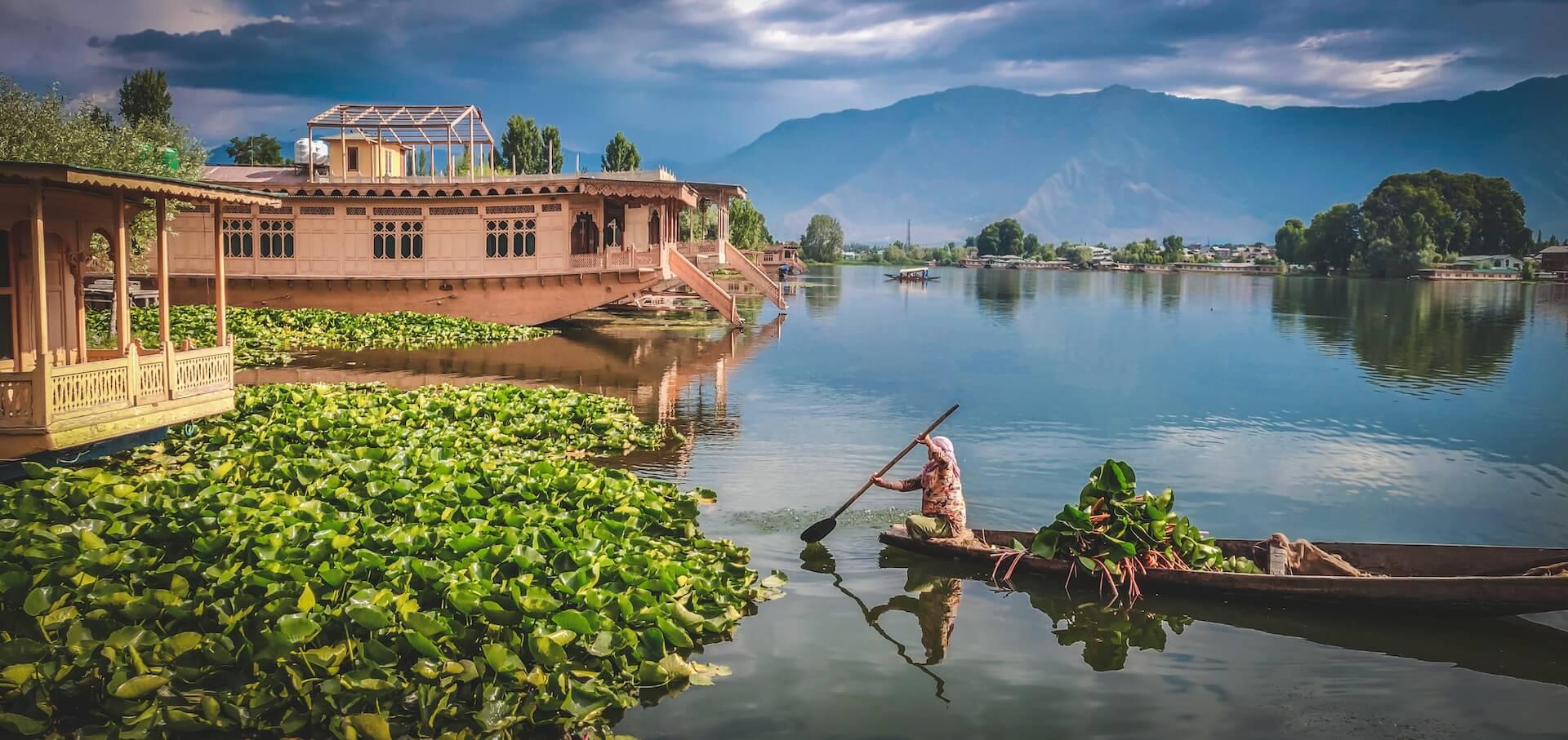 Srinagar dal lake